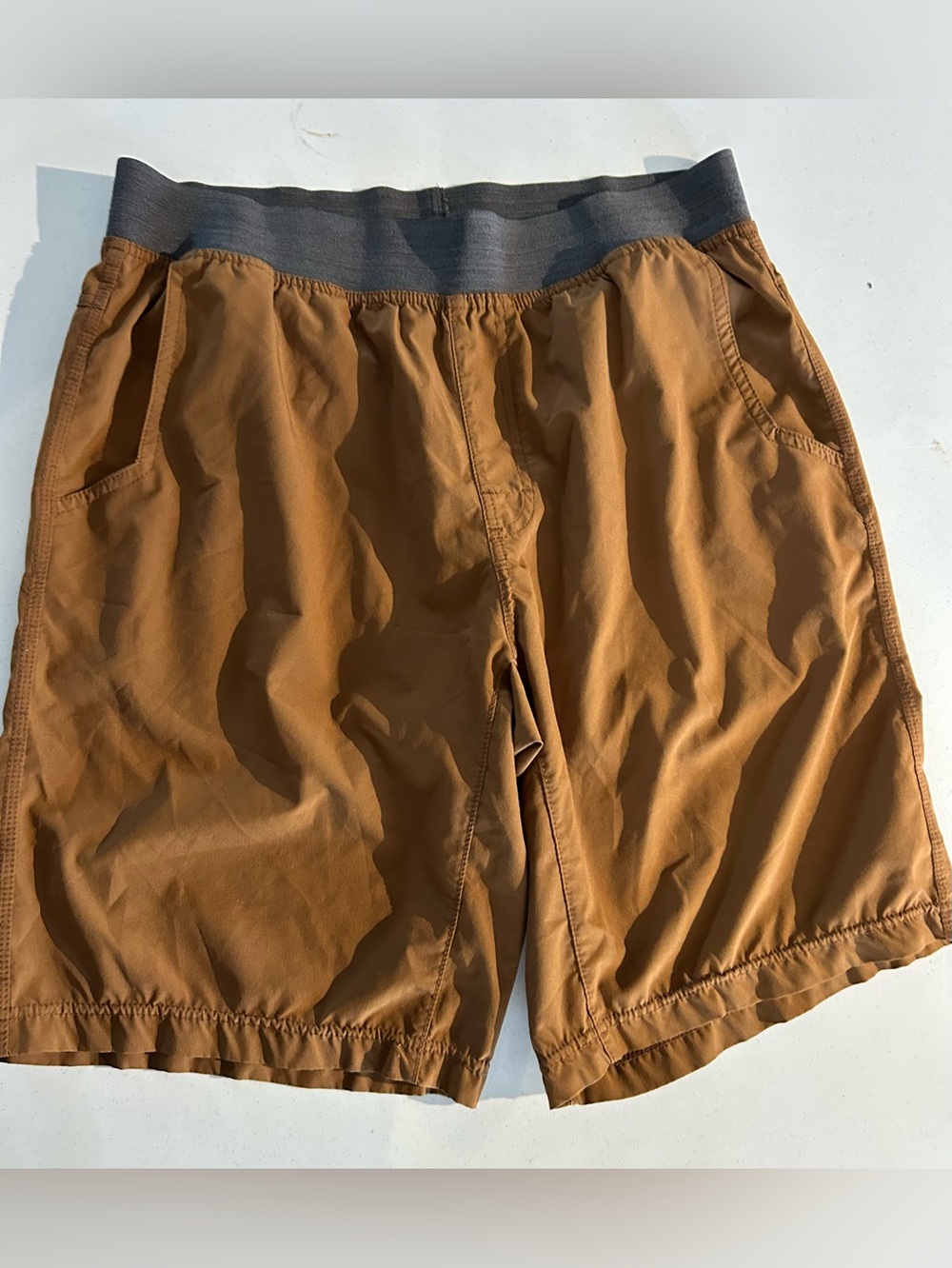 PRANA men’s size medium fitting shorts